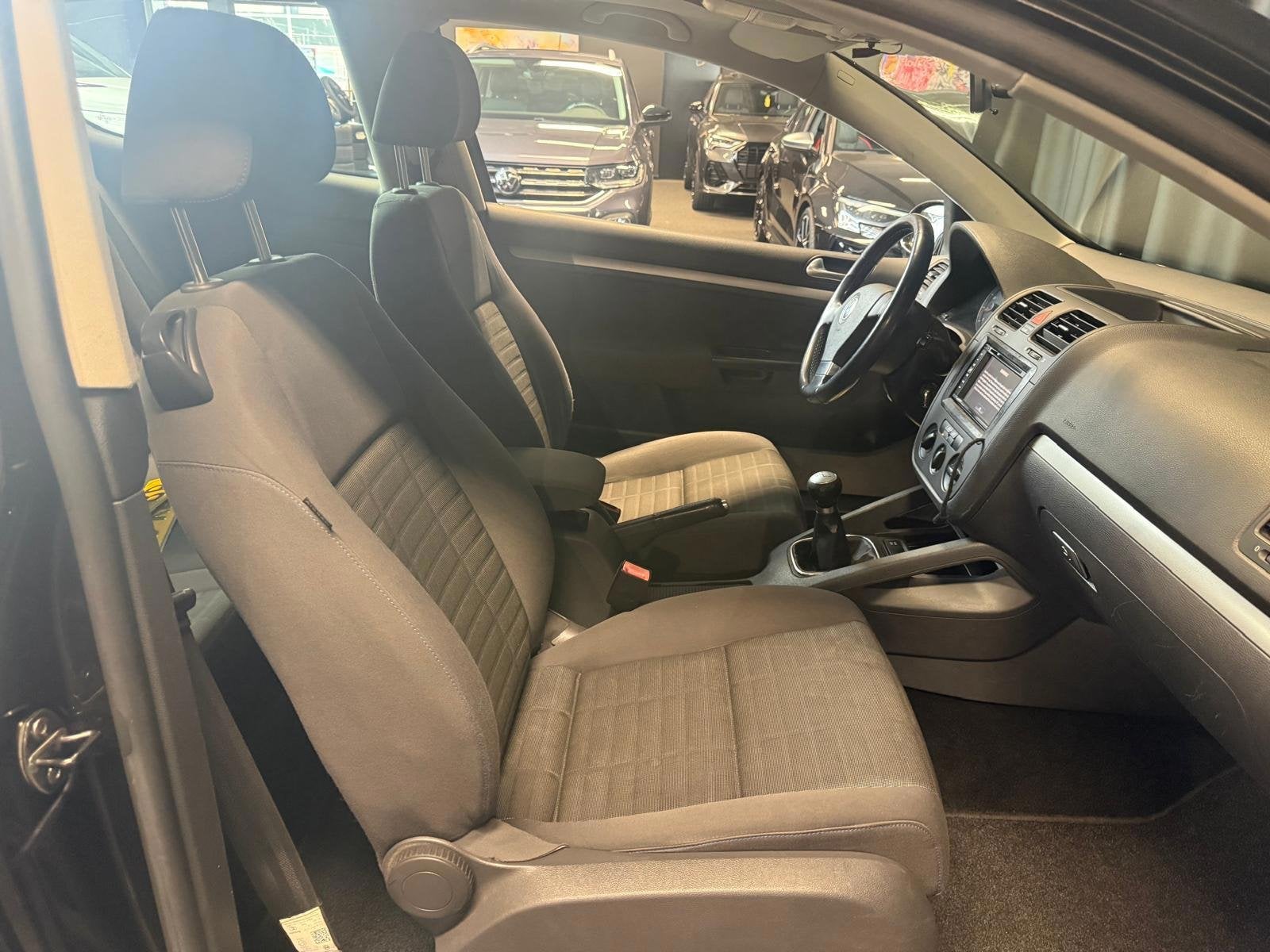 Volkswagen Golf 1.6 Optive Camera|Subwoofer|Airco|Navi|Bluet, Voorwielaandrijving, 12 maanden, Stof, Gebruikt