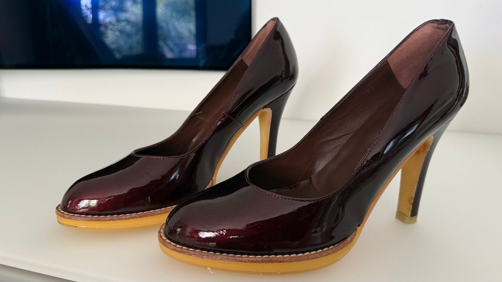 Fred de la Bretoniere Pumps Maat 39 Bordeauxrood Lakleer, Pumps, Overige kleuren, Ophalen of Verzenden, Zo goed als nieuw