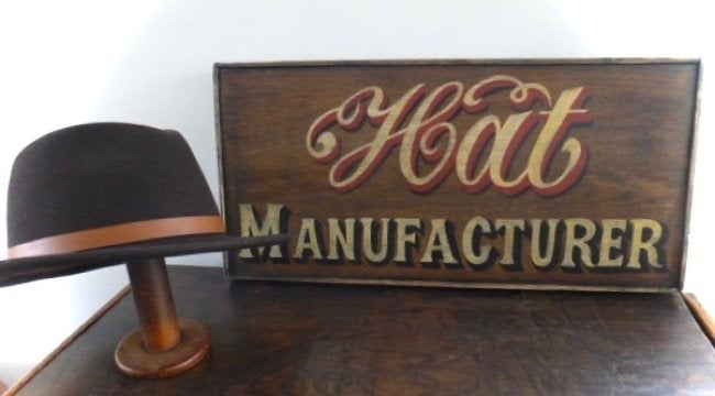 Handgeschilderd vintage Engels reclame bord / hoeden maker, Reclamebord, Ophalen of Verzenden, Zo goed als nieuw, B6