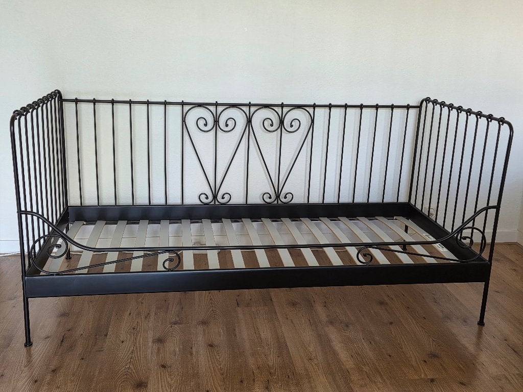 IKEA MELDAL Metalen Bedbank (90x200) + Lattenbodem & Matras, Huis en Inrichting, Slaapkamer | Bedden, Ophalen, 90 cm, Eenpersoons