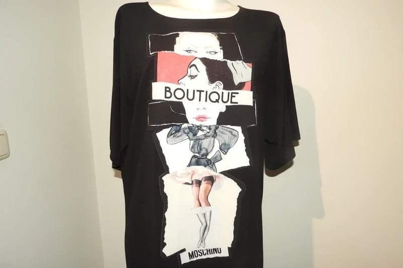 Boutique Moschino mooie jurk print merk voorkant ZGAN D38, Maat 38/40 (M), Verzenden, Zwart, Zo goed als nieuw