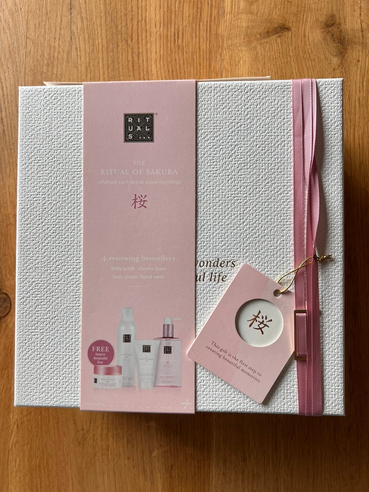 Rituals Sakura Giftset met Hand wash 300 ml ! 🩷🎁 Nieuw!, Ophalen of Verzenden, Nieuw, Bad & Douche