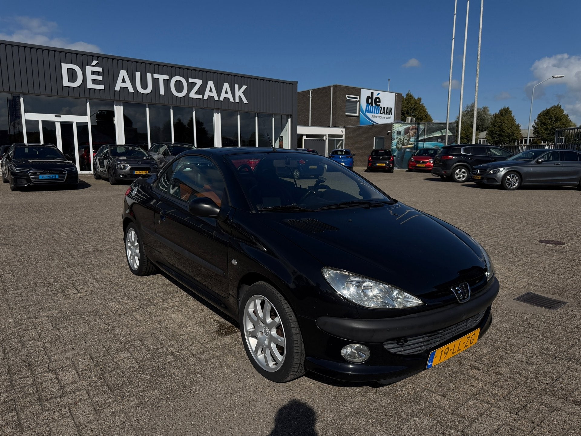 Peugeot 206 CC Cabrio 1.6-16V Incl NW Keuring!, Auto's, Voorwielaandrijving, 4 cilinders, Cabriolet, 4 stoelen