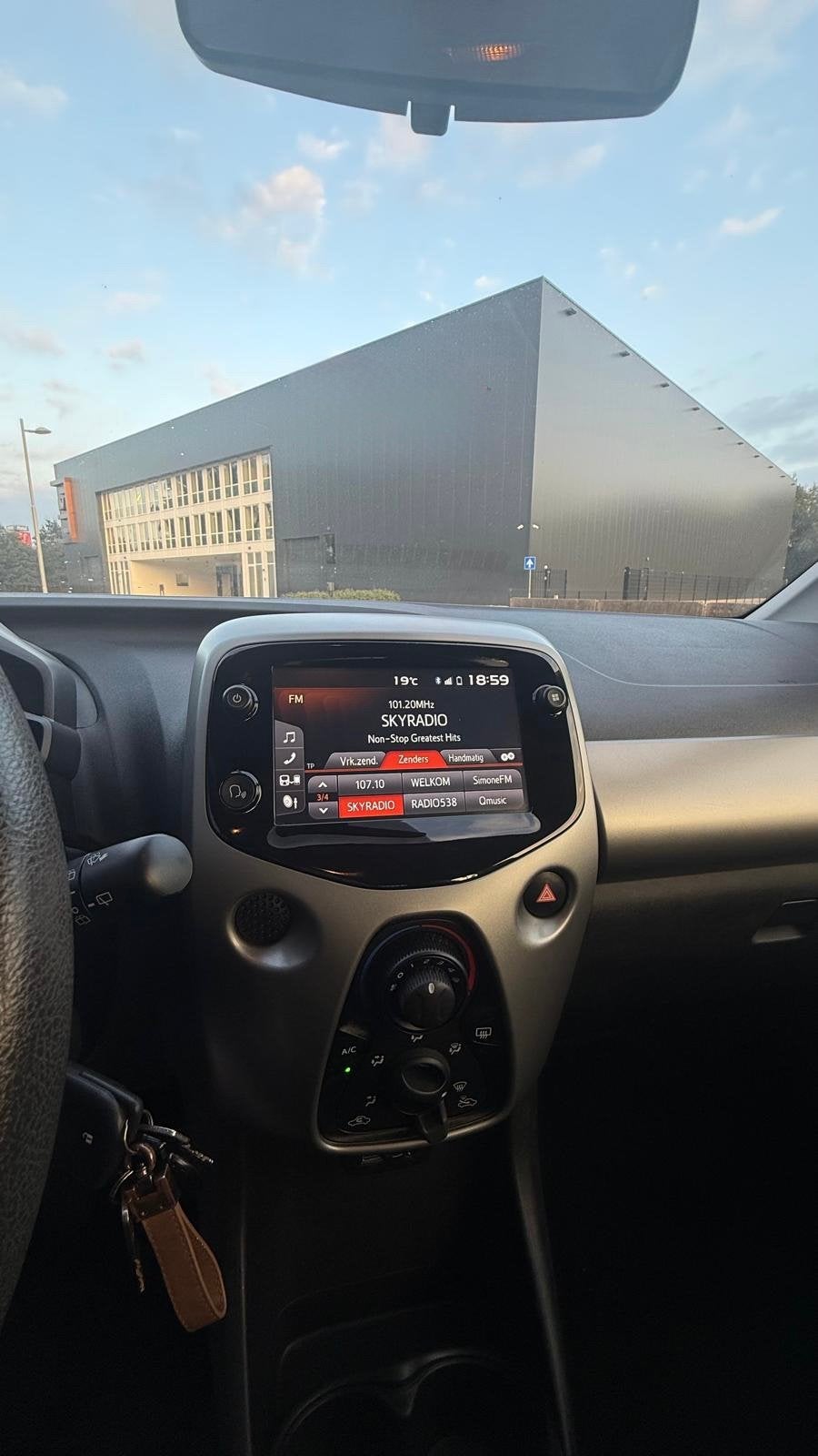 Peugeot 108 – 64.000 km – Apple CarPlay – LED – Airco, Auto's, Voorwielaandrijving, Dealer onderhouden, Stof, USB