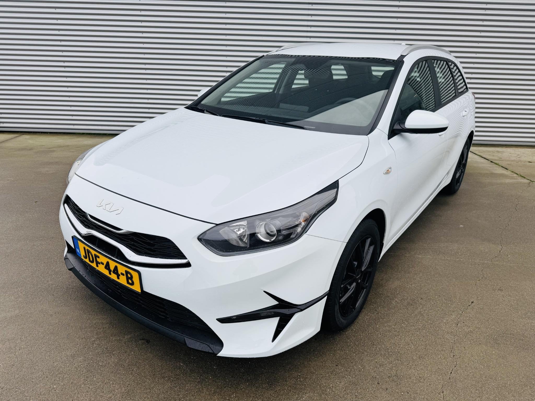 Kia Ceed Sportswagon 1.0 T-GDi ComfortLine Black Wheels + 4, Voorwielaandrijving, Gebruikt, Euro 6, Wit