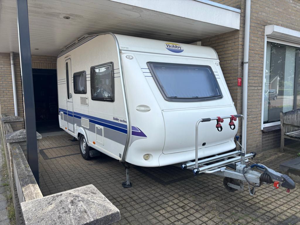 Hobby 400 SF Excellent (2007) vast bed,mover,fietsendragers, Ringverwarming, Vast bed, Hobby, Treinzit