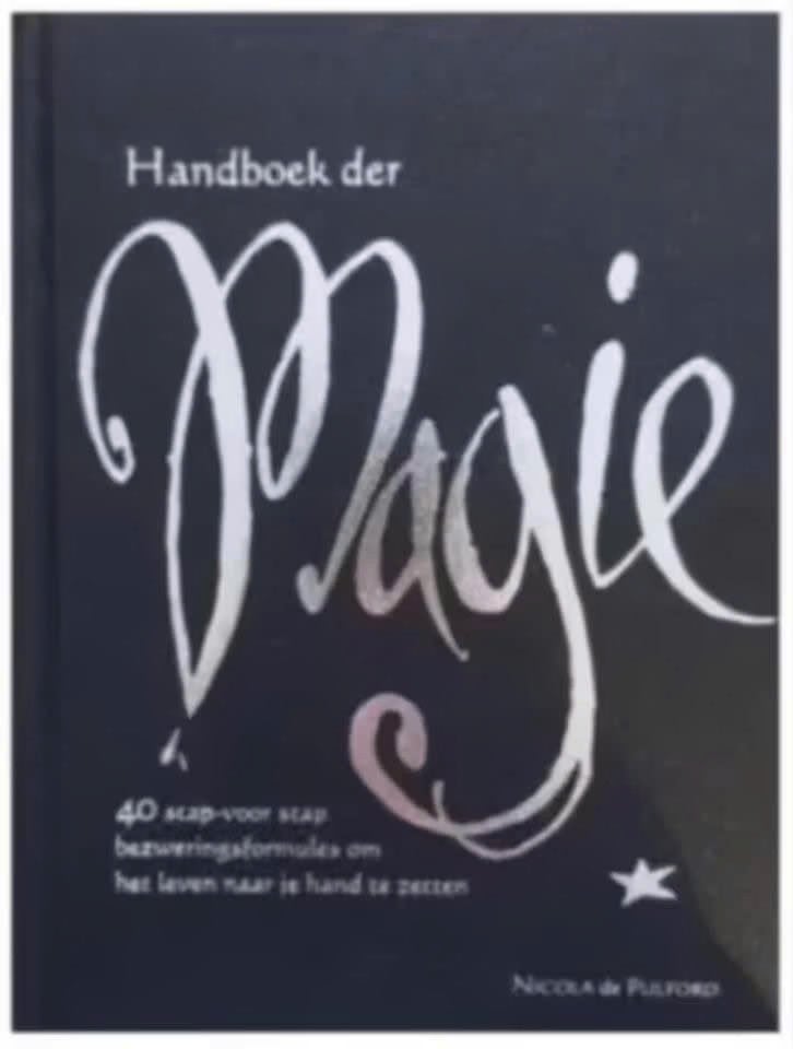 Handboek der magie (Nicola de Pulford), Boeken, Ophalen of Verzenden, Zo goed als nieuw, Overige onderwerpen, Achtergrond en Informatie