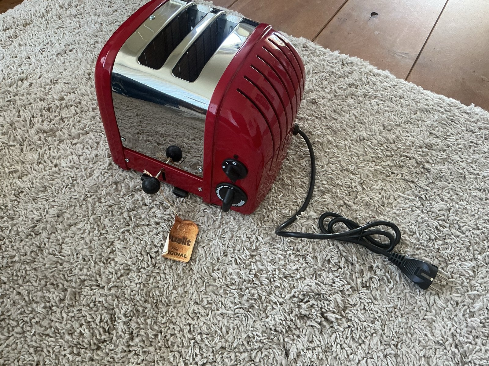 Dualit Broodrooster Rood Handgemaakt 2 Sleuven, nieuw!, Ophalen of Verzenden, Nieuw, Uitneembare kruimellade