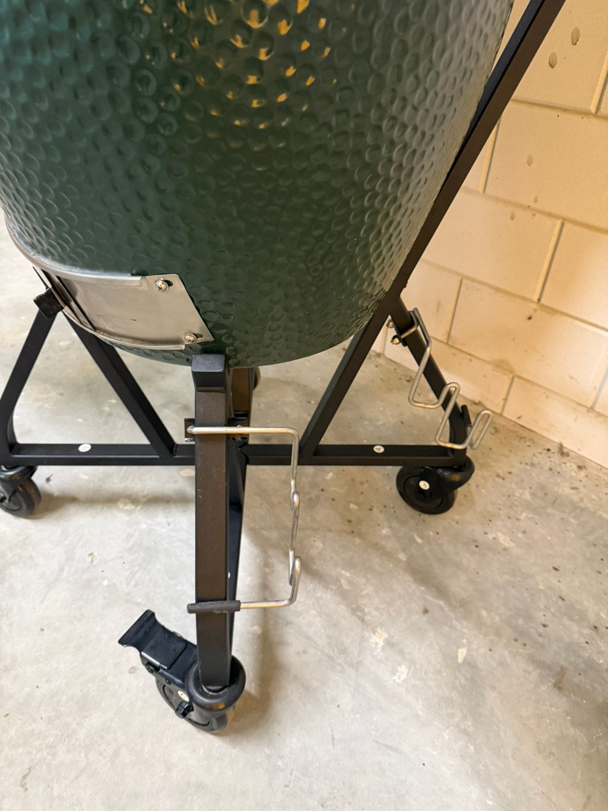 Foto 7 van Big Green Egg Large – zeldzame zijtafel plus accessoires