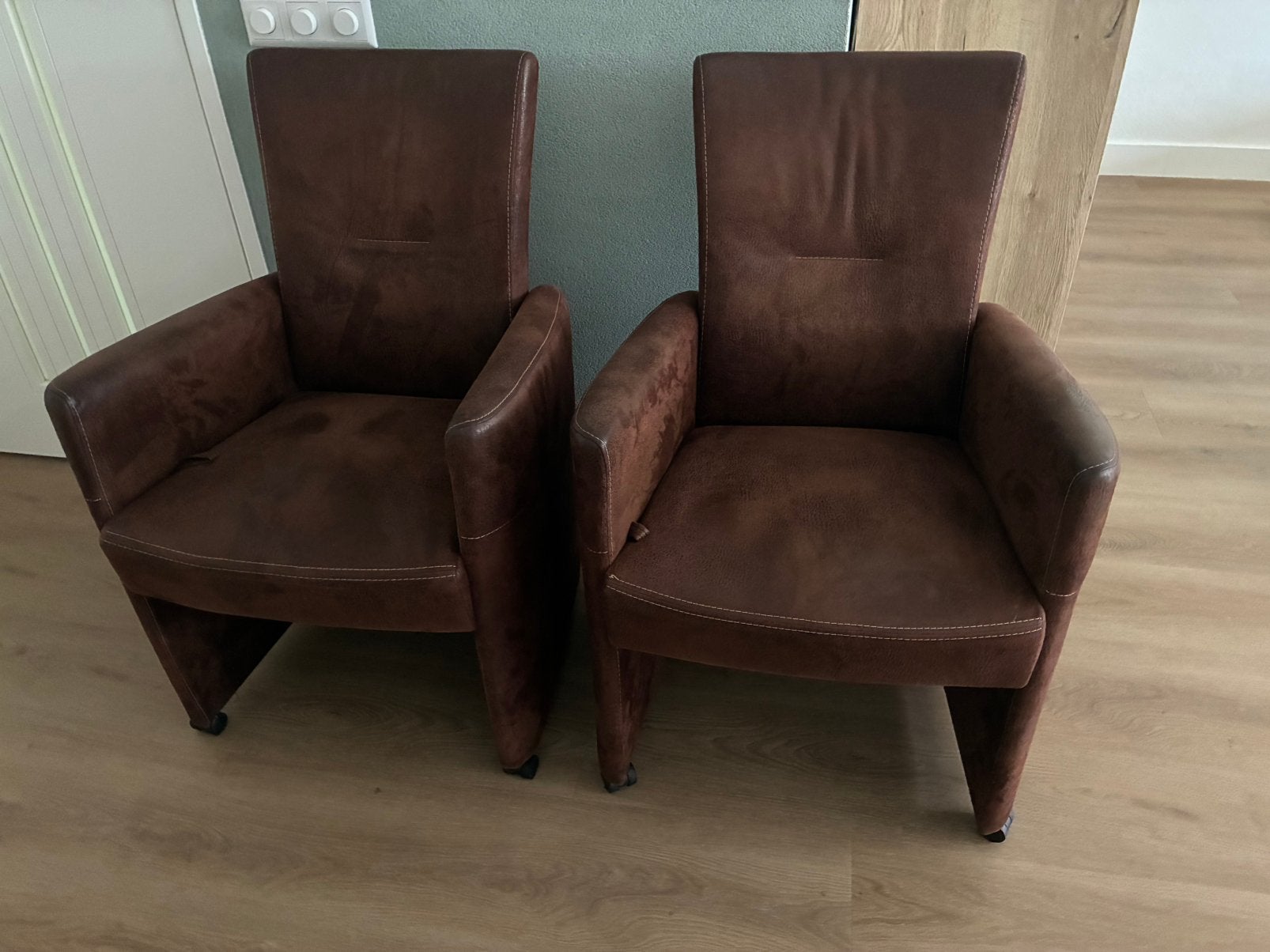 4 eetkamerstoelen op wieltjes, Ophalen, Zo goed als nieuw, Minder dan 75 cm, 50 tot 75 cm