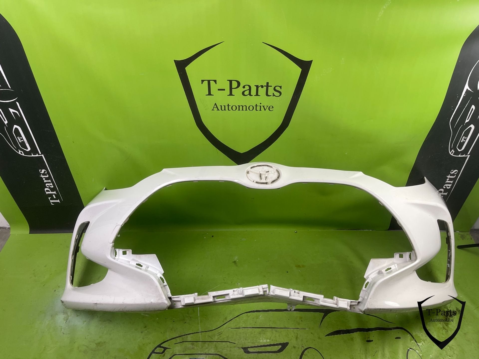toyota yaris voorbumper bumper 521190U946, Info@fabrikant.eu, Fabrikantstraat 1
1000 AA  Amsterdam, NL, Ophalen of Verzenden, Toyota