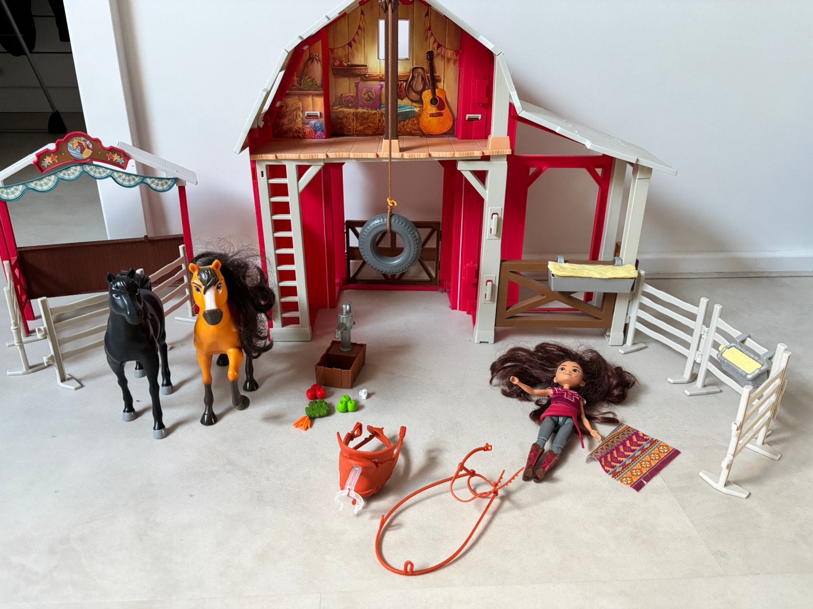 Spirit Untamed Ultimate schuur Playset, Ophalen of Verzenden, Gebruikt, Poppenhuis