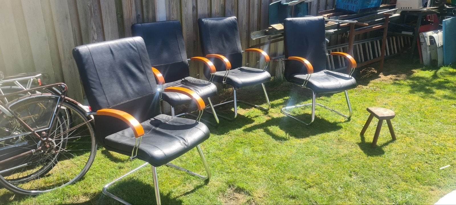 Set van 4 zwarte lounge stoelen met houten armleuningen, Ophalen, Zwart, Vier, Leer