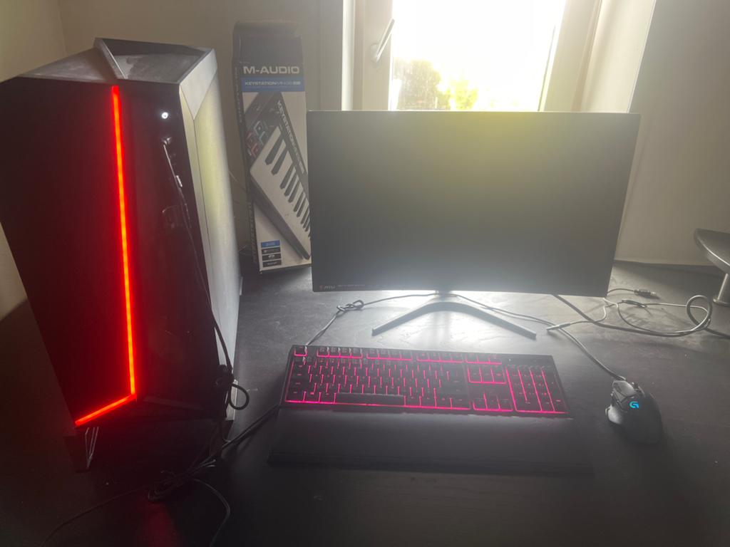 Klaar om te gamen! Full gaming setup, Computers en Software, Desktop Pc's, Zo goed als nieuw, Onbekend, SSD, Met videokaart, Gaming
