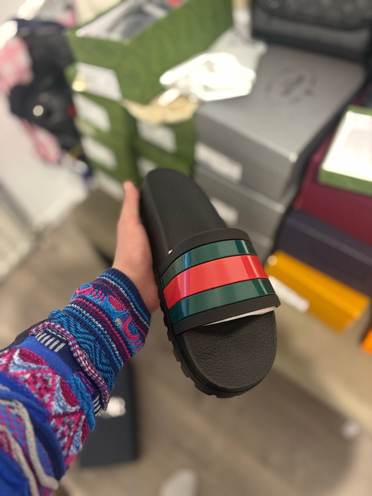Gucci Slippers nieuw met doos, Ophalen of Verzenden, Zo goed als nieuw, Zwart, Slippers