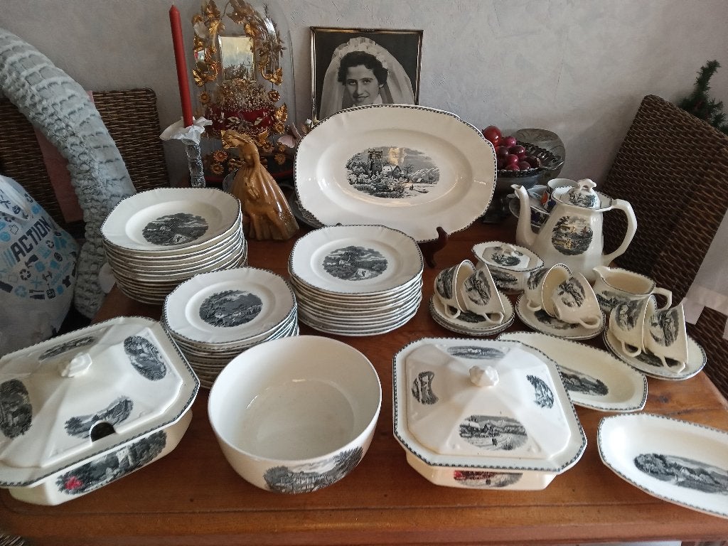 12 persoons eet+koffieservies societe ceramique landschap, Antiek en Kunst, Antiek | Servies compleet, Ophalen