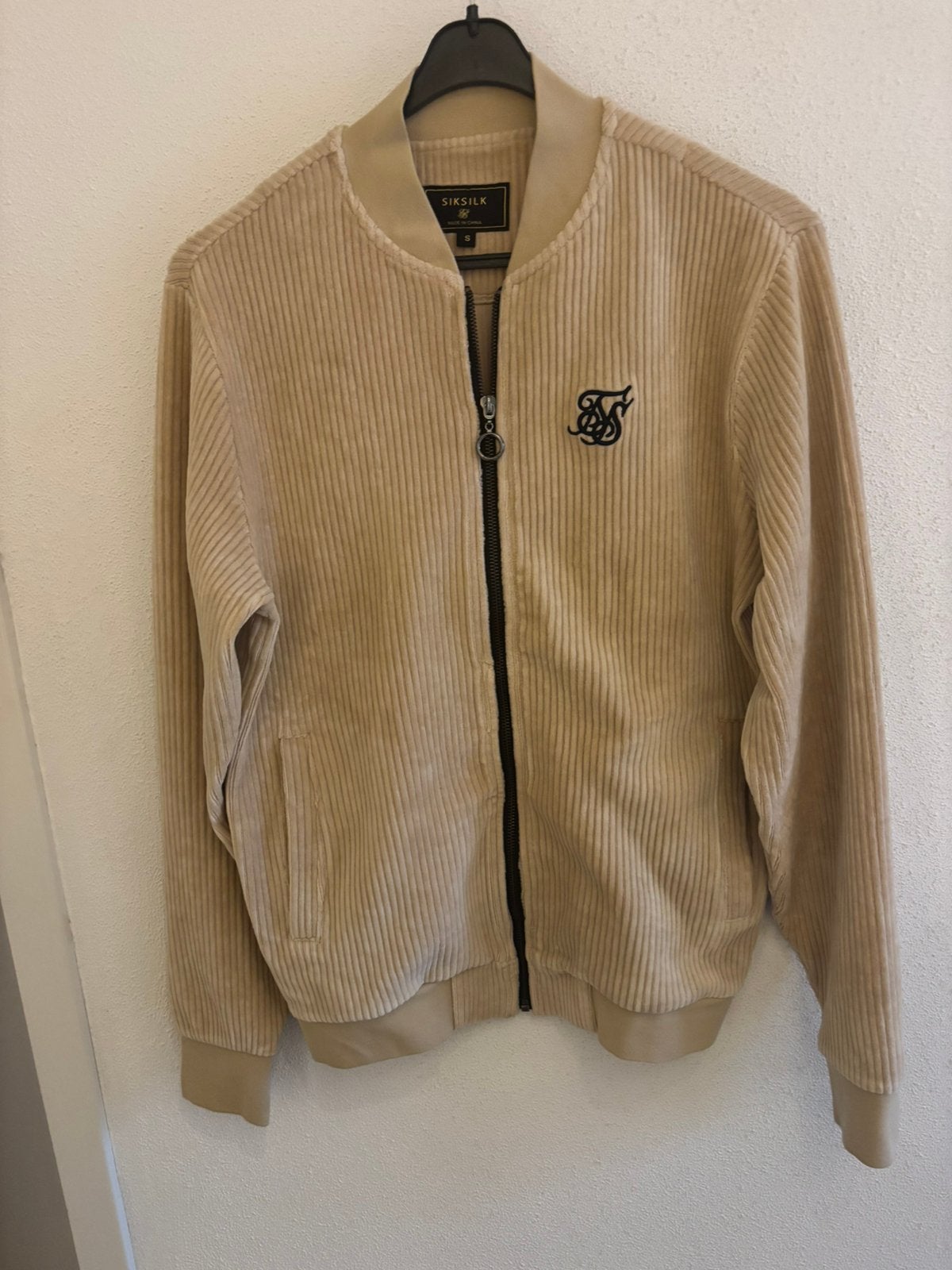 SikSilk Corduroy Bomberjack - Beige - Maat S, Ophalen of Verzenden, Zo goed als nieuw, Maat 46 (S) of kleiner, Beige