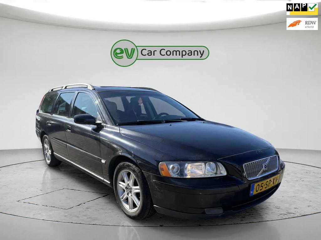 Volvo V70 2.4 D5 Edition | schuif-/kanteldak | Camera | Trek, Voorwielaandrijving, 15 km/l, Zwart, 168 €/maand