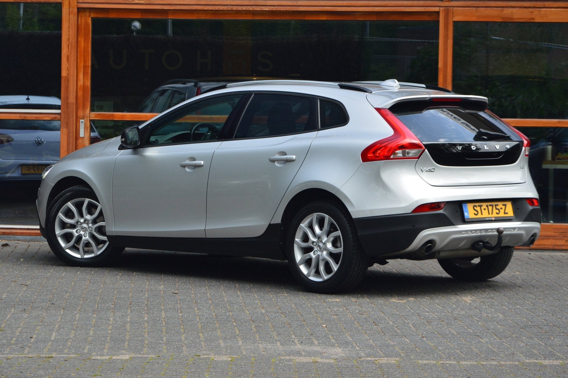 Volvo V40 Cross Country T3 Geartronic | Camera | Trekhaak 15, 700 kg, Leder en Stof, Origineel Nederlands, Bedrijf