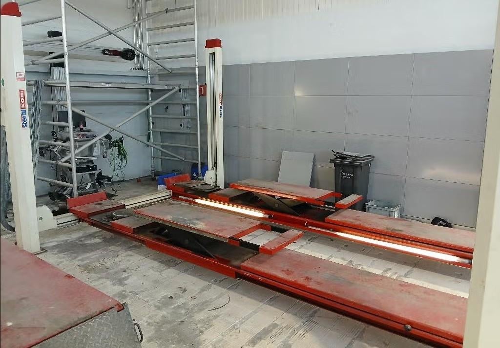 GEZOCHT 4 kolom hefbrug autobrug brug wielvrij koni krik, Auto diversen, Ophalen