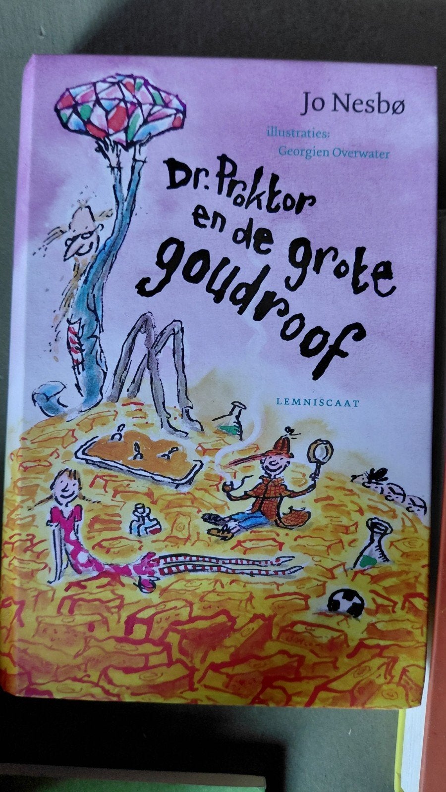 Dr. Proktor en de grote goudroof - Jo Nesbø, Boeken, Ophalen of Verzenden, Gelezen, Fictie algemeen