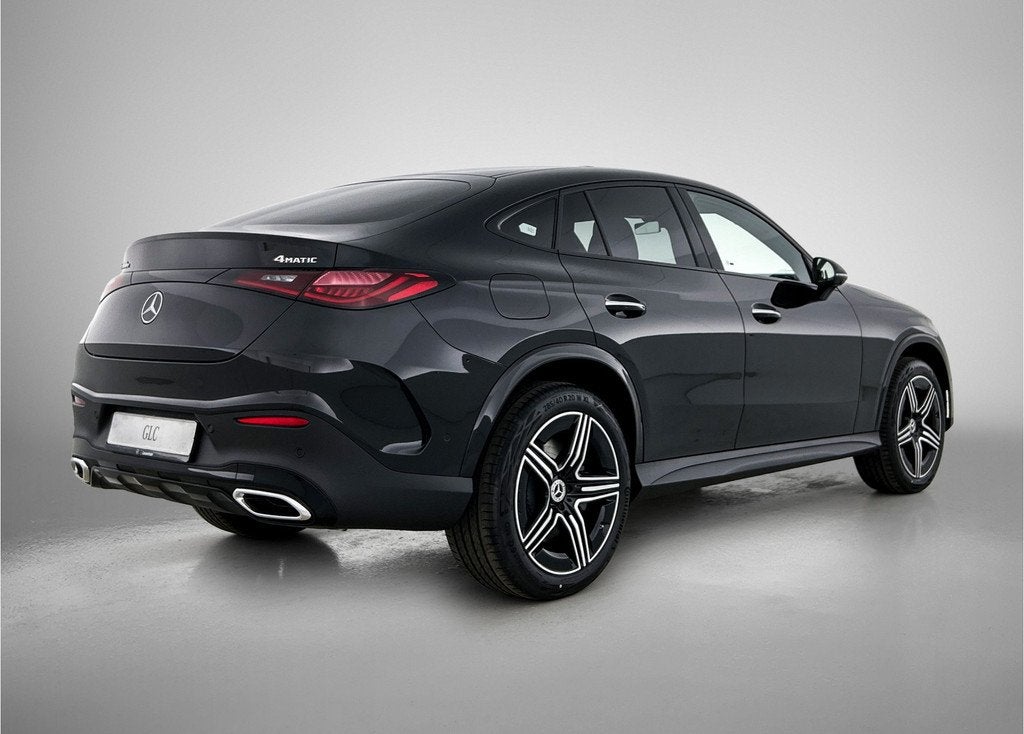 Mercedes-Benz GLC Coupé 300e 4MATIC Business Solution AMG |, Auto's, Mercedes-Benz, Automaat, Zwart, Plug-in hybride, Bedrijf