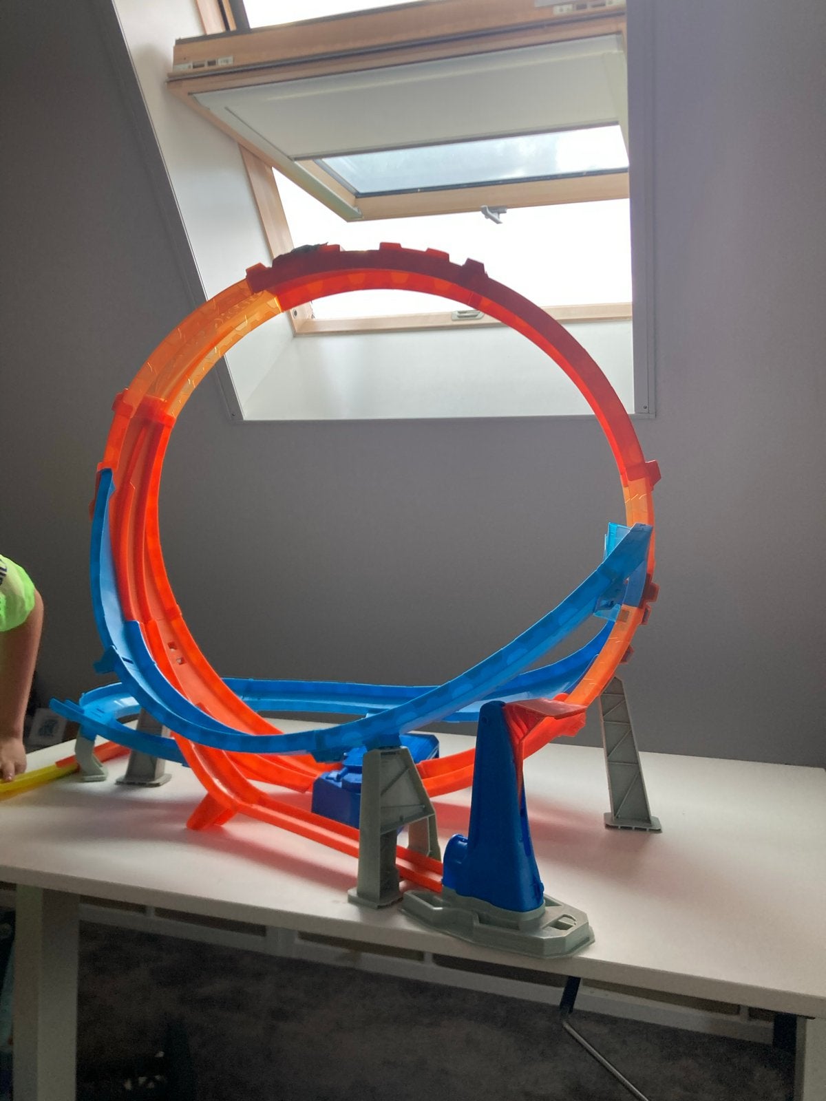 XL Hot Wheels Wervelende Looping Racebaan met 1 Auto, Racebaan, Ophalen of Verzenden, Zo goed als nieuw, Hot Wheels