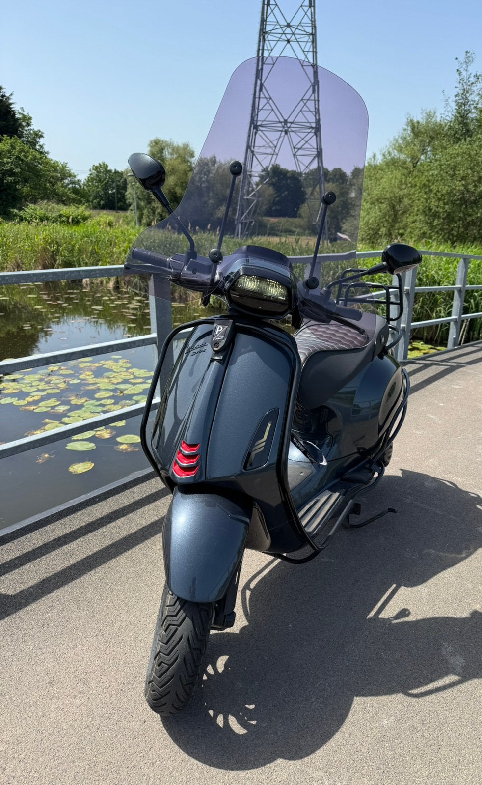 Vespa Sprint grijs zo goed als nieuw 2025, Fietsen en Brommers, Scooters | Vespa, Ophalen, Maximaal 45 km/u, Vespa S, Zo goed als nieuw