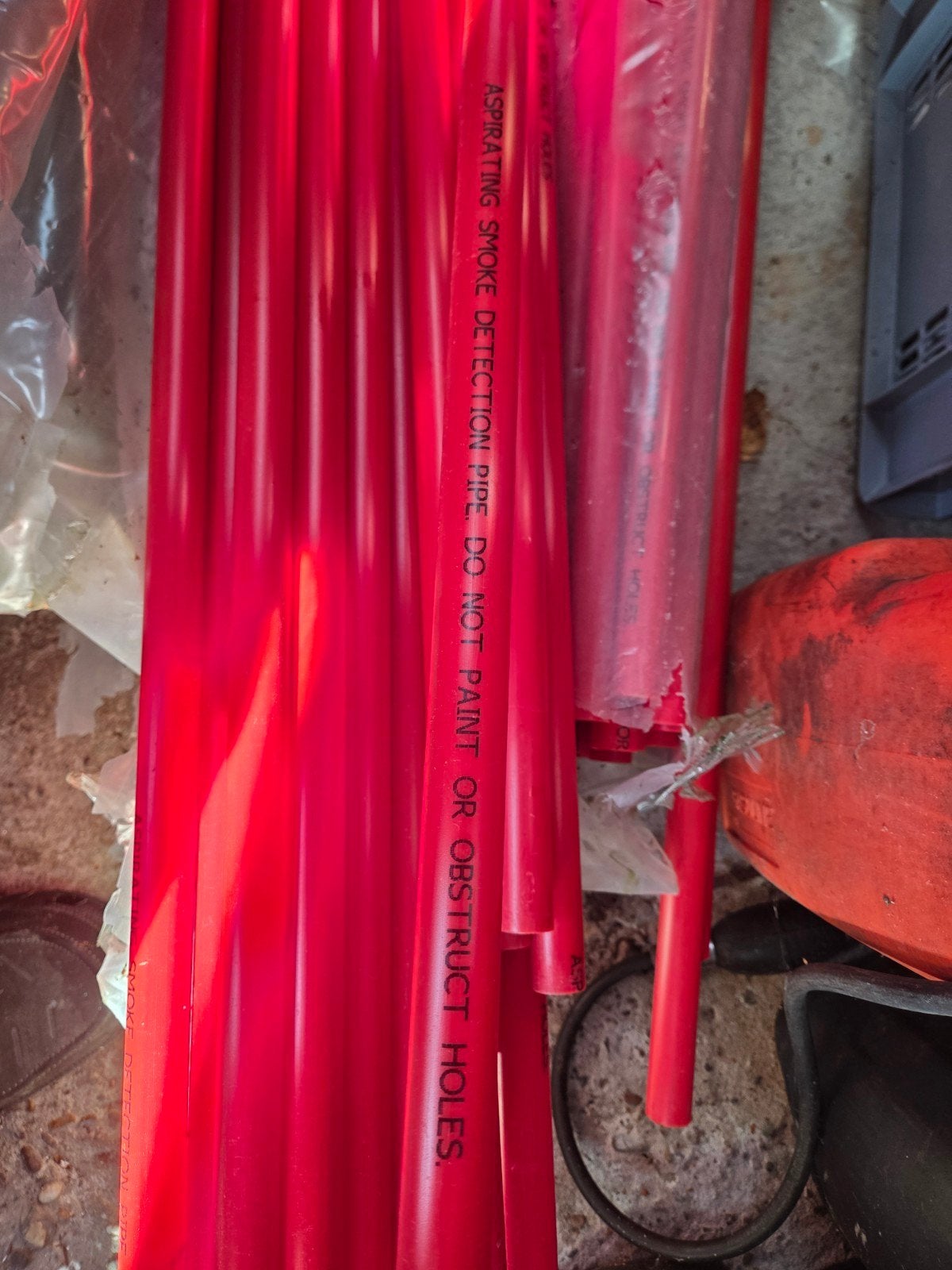 Rode aspirerende rookdetectiebuizen, Doe-het-zelf en Verbouw, Pvc, 2 tot 4 meter, Nieuw, Rechte buis