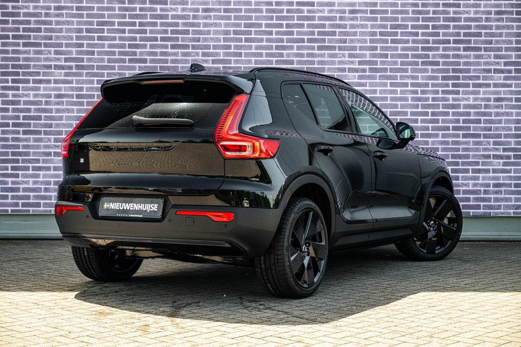 Volvo EX40 Single Motor Extended Range Ultra Black Edition 8, Automaat, 12 maanden, Achterwielaandrijving, Leder en Stof