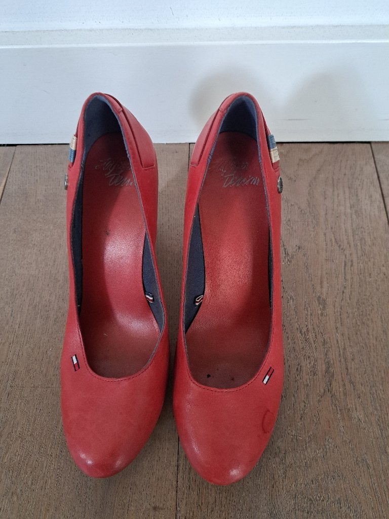 Hoge hakken van Tommy Hilfiger rood, Ophalen of Verzenden, Schoenen met hoge hakken, Gedragen, Rood