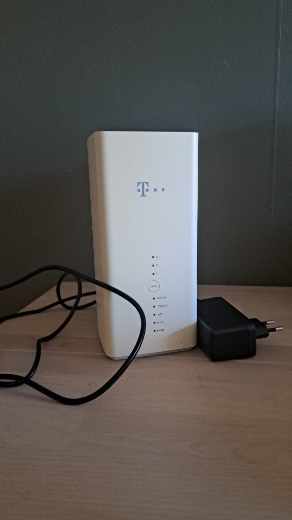 Huawei B618 LTE Router 4G/5G (T-Mobile), Ophalen, Gebruikt, Router met modem, Huawei