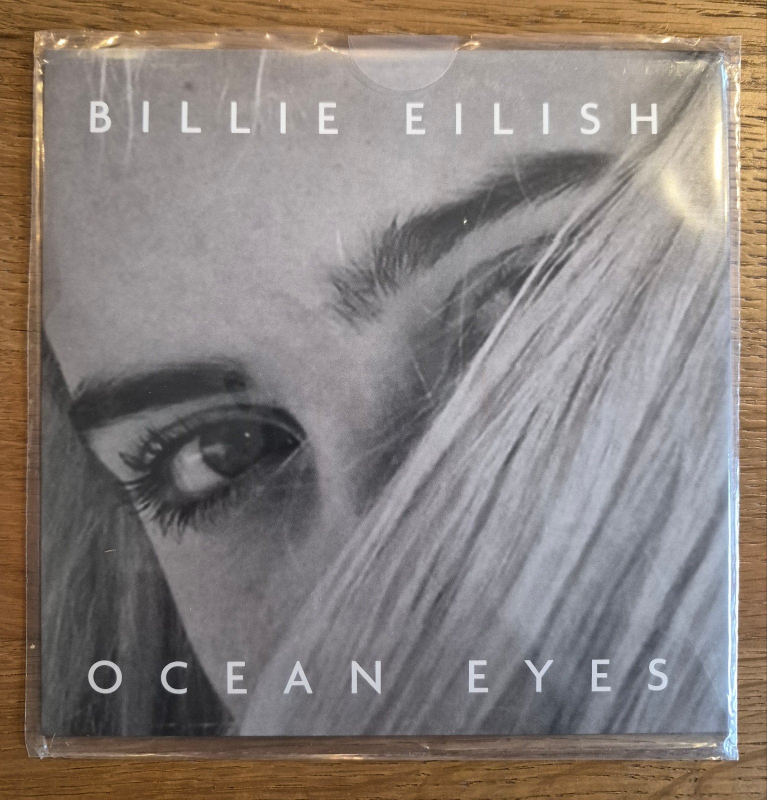 Billie Eilish - Ocean Eyes - 7 Inch Vinyl Turquoise -Geseald, Colored vinyl, 7 inch, Ophalen of Verzenden, Pop