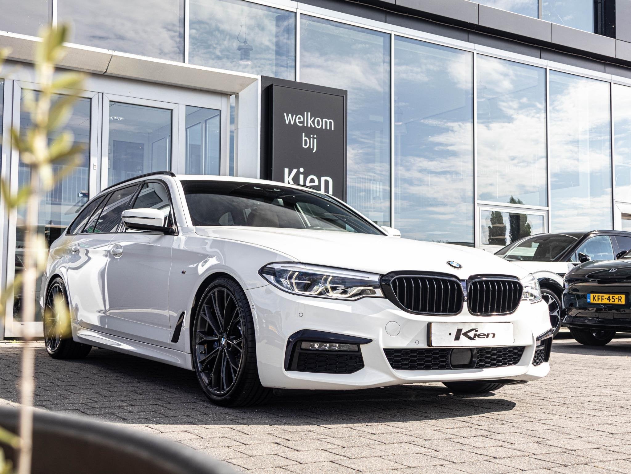 BMW 5-serie Touring 530i High Executive | M-pakket | Leder |, Auto's, Automaat, 1998 cc, Achterwielaandrijving, Gebruikt