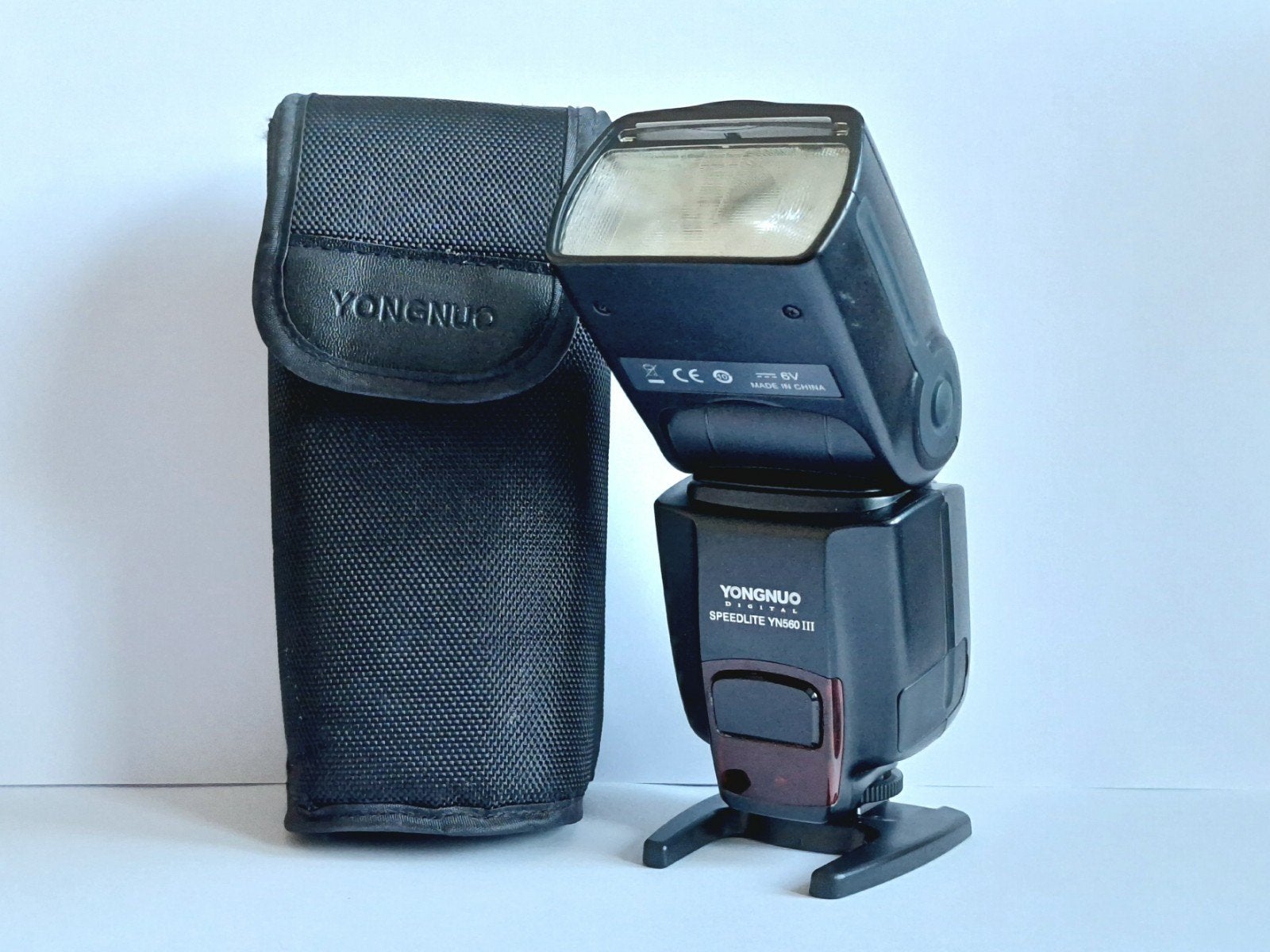 Yongnuo Speedlite YN560-III flitser
met hoesje en voet, Nikon, Yongnuo, Externe flitser, Ophalen of Verzenden