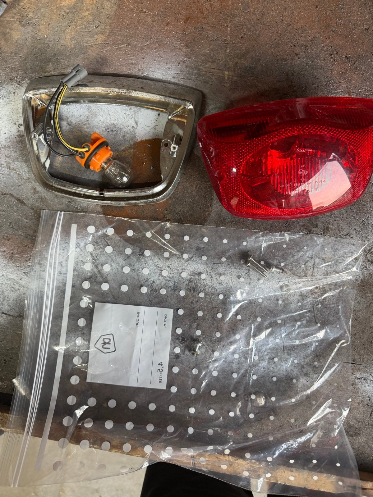 Achterlicht Vespa LX - Compleet met fitting en lamp, Ophalen of Verzenden, Gebruikt, Overige typen, Vespa