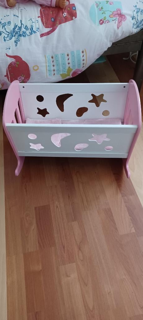 poppen bedje, Ophalen, Zo goed als nieuw, Babypop