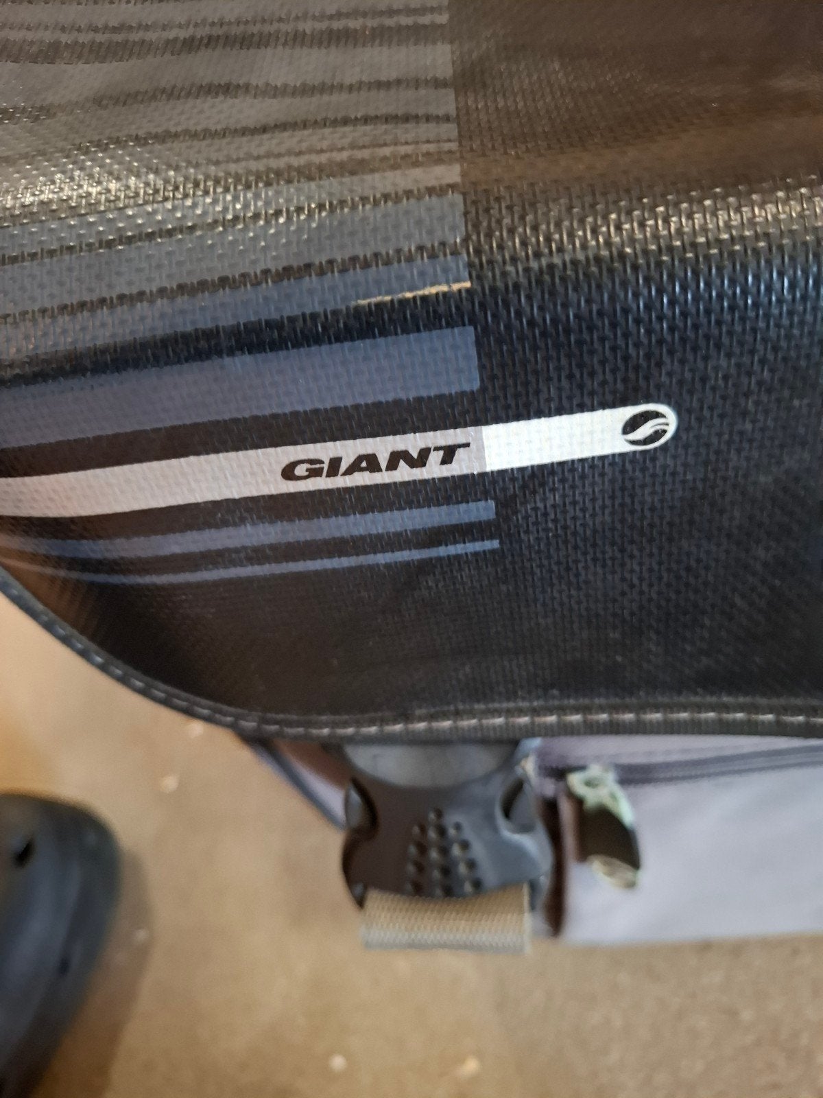 Giant fietstas - Gebruikt kleur grijs leer vrij groot, Ophalen of Verzenden, Gebruikt, Giant