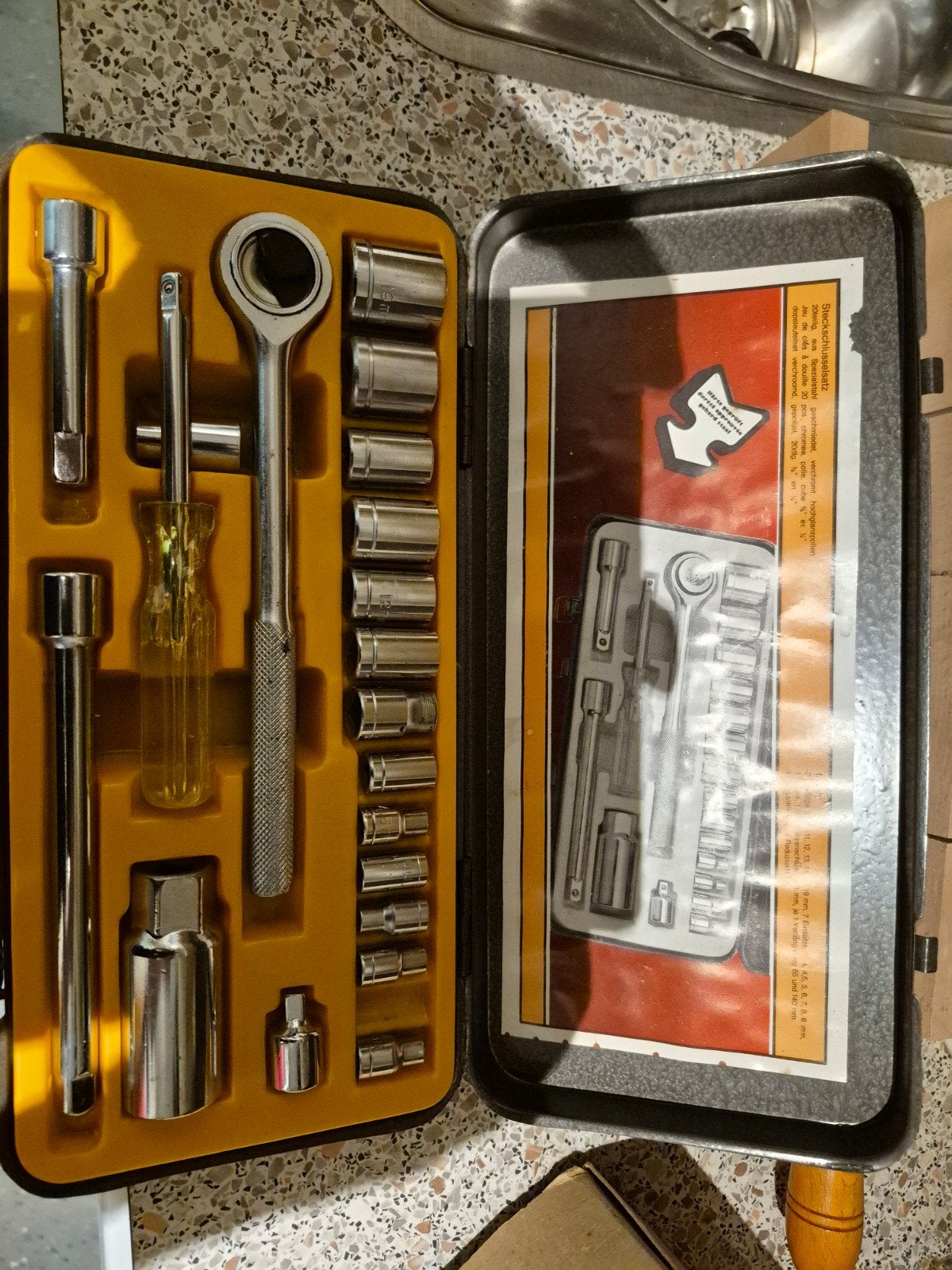Complete Dopsleutelset in Handige Metalen Koffer, Ophalen of Verzenden, Gebruikt, Sleutel/ratel