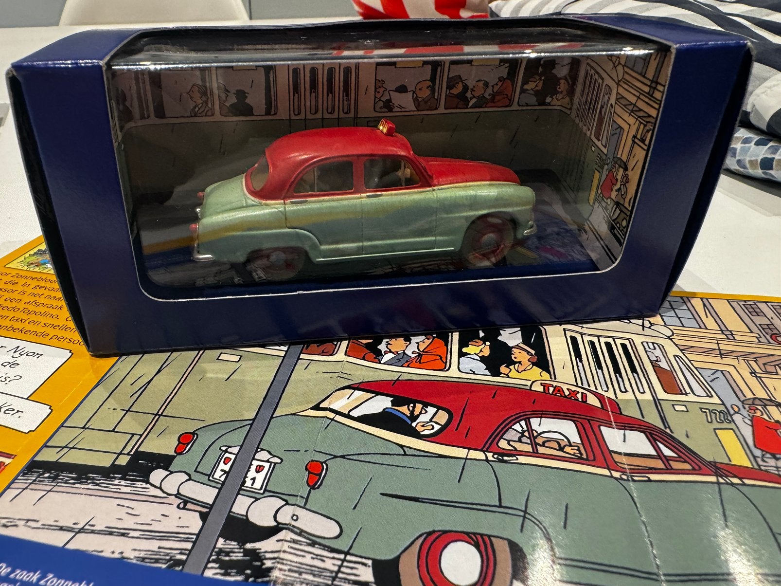 Kuifje auto 1:43 de simca taxi uit de zaak zonnebloem, Ophalen of Verzenden, Kuifje, Zo goed als nieuw, Beeldje of Figuurtje