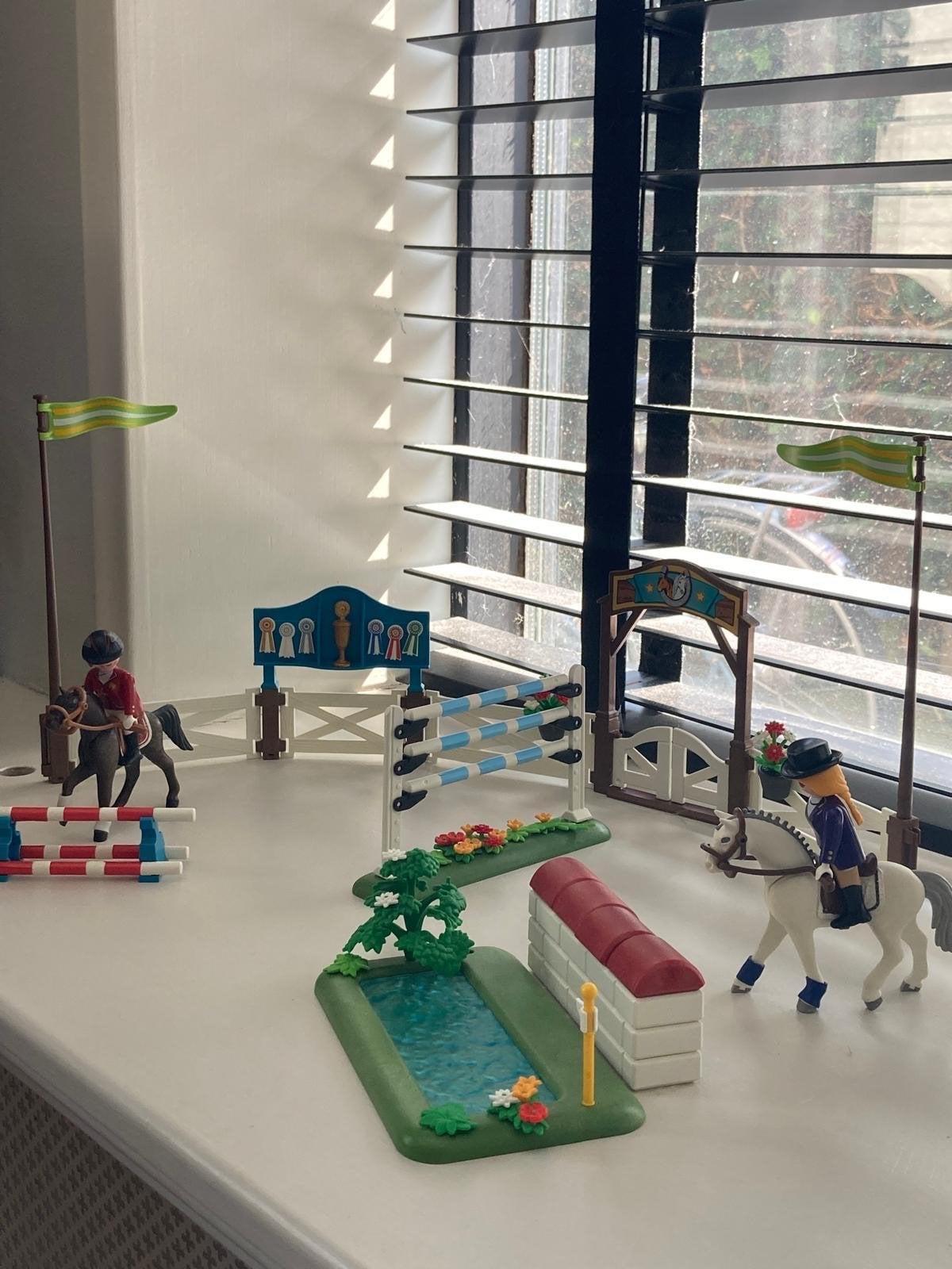Playmobil 6930 Paardrijden Set met Hindernissen en Figuren, Ophalen of Verzenden, Zo goed als nieuw, Jongen of Meisje