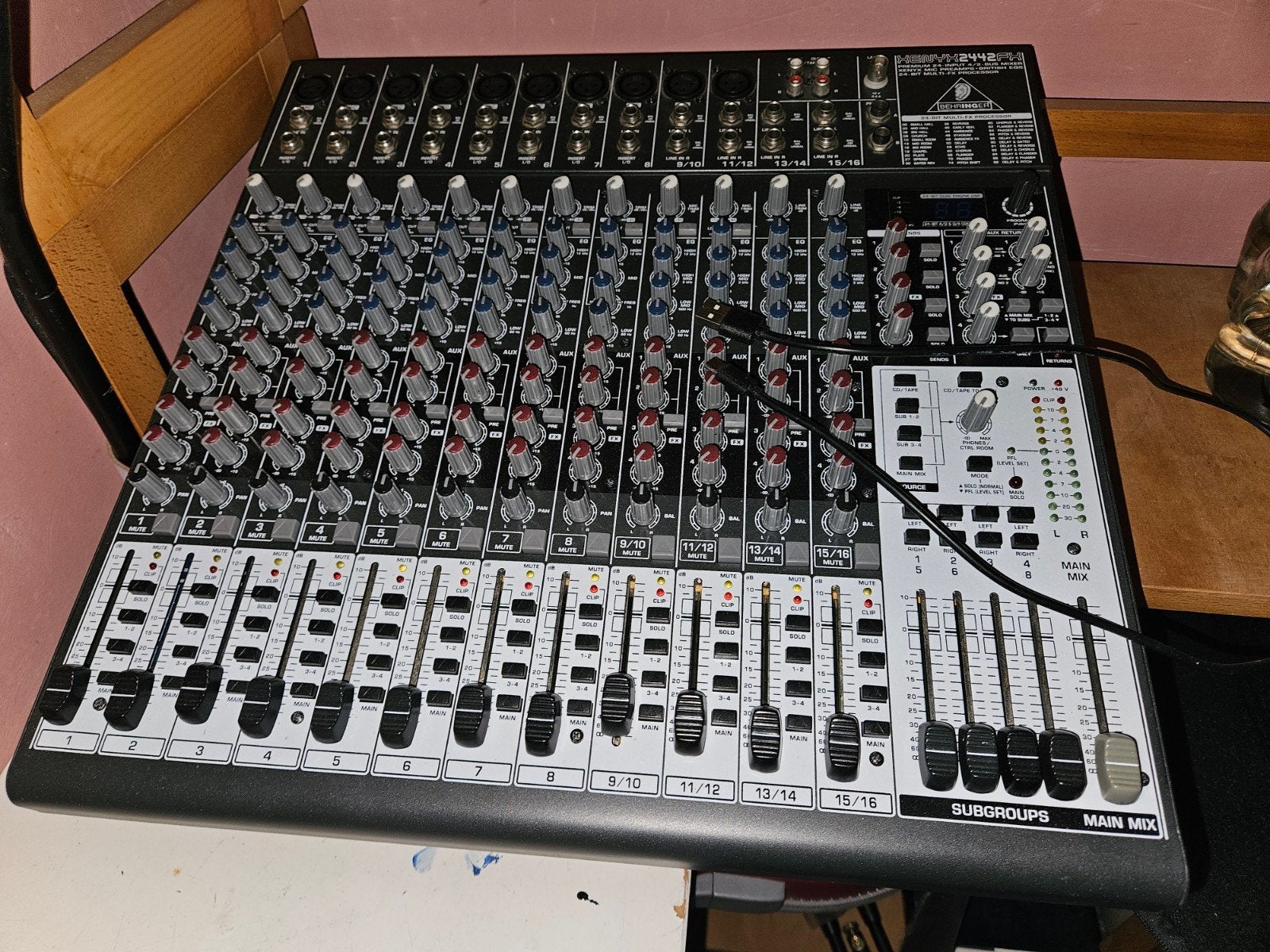 Behringer Xenyx 2442fx (goed lezen), Muziek en Instrumenten, Mengpanelen, Ophalen, Gebruikt