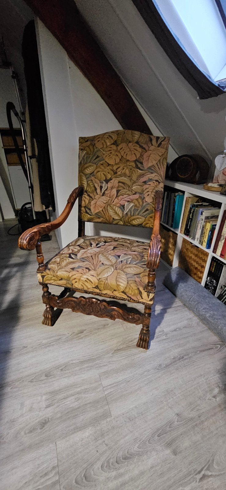 Oude fauteuil, Ophalen