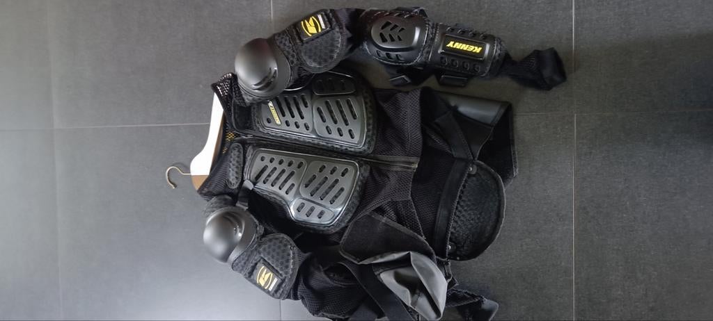 2x Zo goed als nieuwe Kenny bodyprotector XXL, Heren, Kenny, Tweedehands, Ophalen