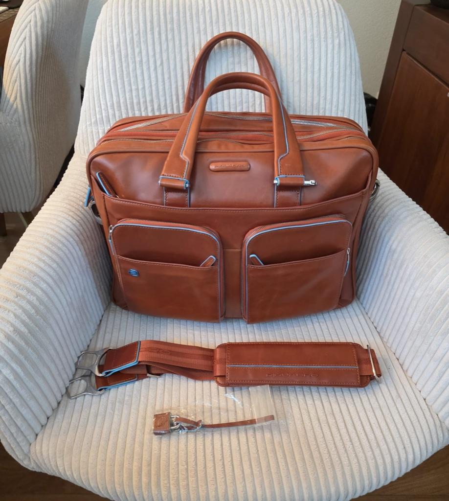 Nieuw Piquadro 15,6” Blue square laptop tas - caramel bruin, Bruin, 15 inch, Verzenden, Nieuw