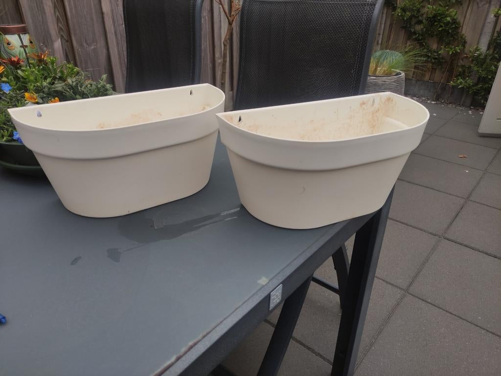 2 planten bakken, Tuin en Terras, Bloembakken en Plantenbakken, Ophalen, Kunststof, Minder dan 30 cm