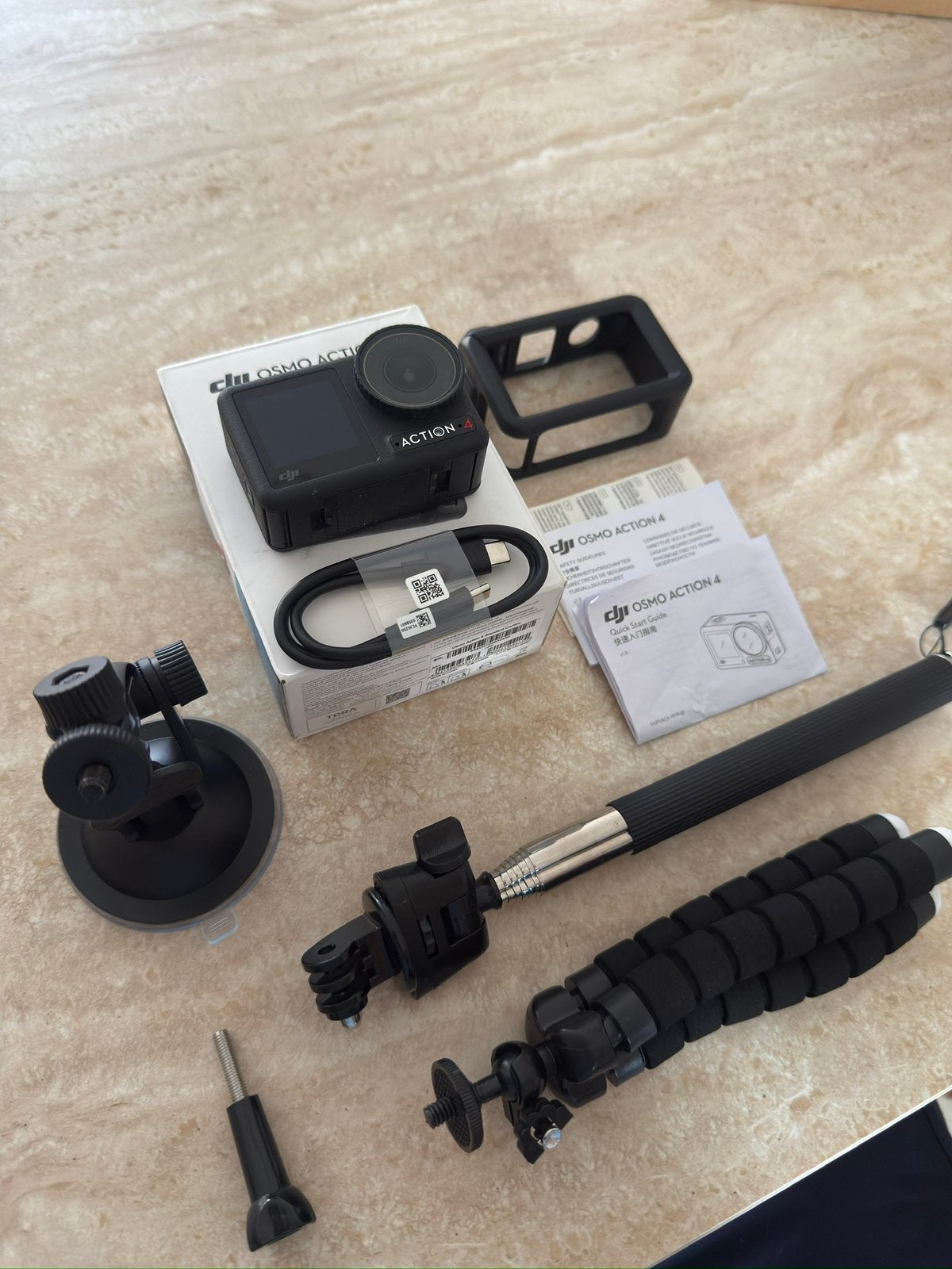 Dji Osmo Action 4 + Accessoires (Nieuwstaat), Ophalen of Verzenden, Nieuw, Overige merken