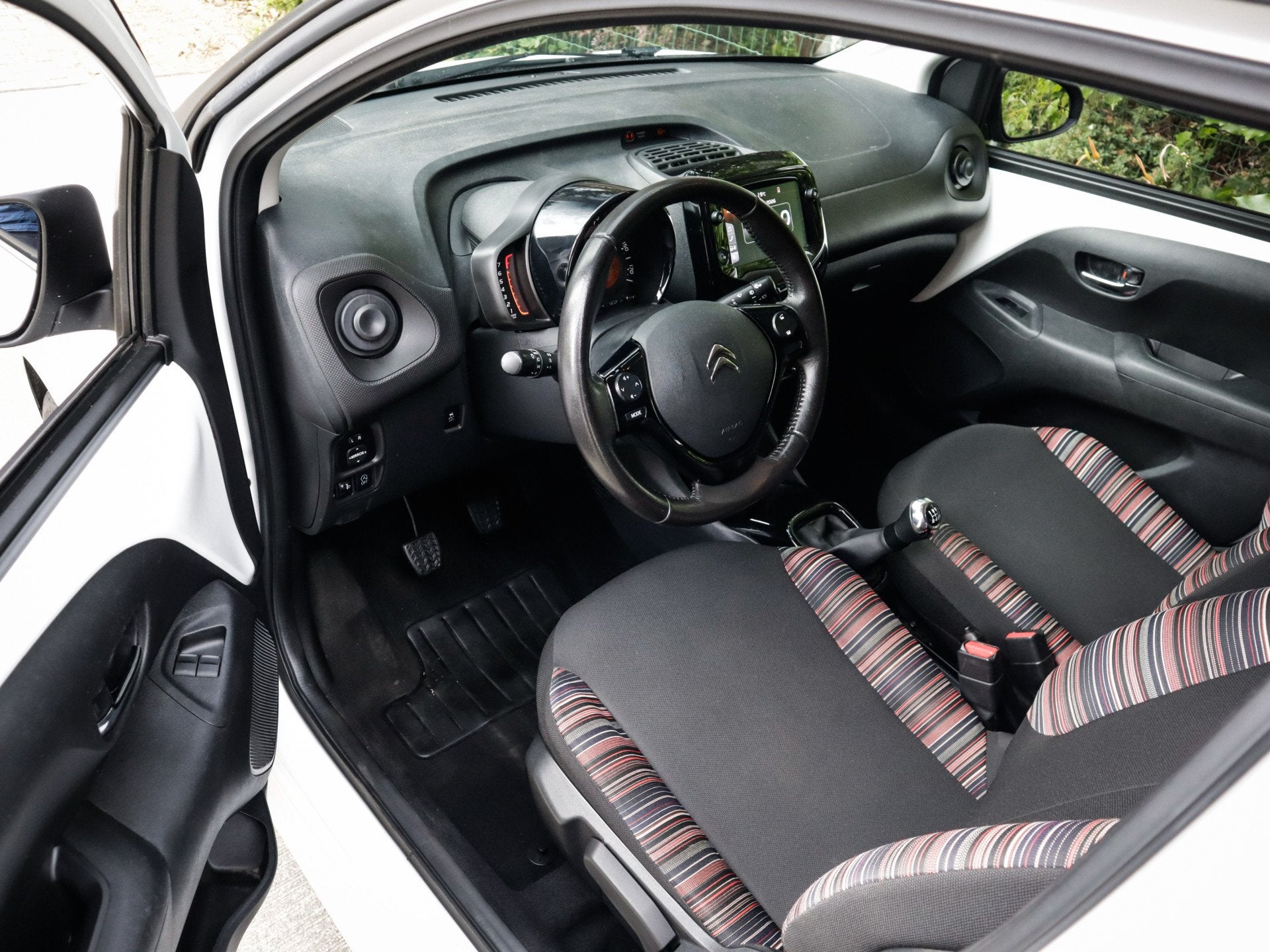 Citroën C1 1.0 VTi Shine 2e-Eig. & Dealer-Onderh BOVAG-Gara, Auto's, Citroën, Voorwielaandrijving, Stof, Gebruikt, Euro 6