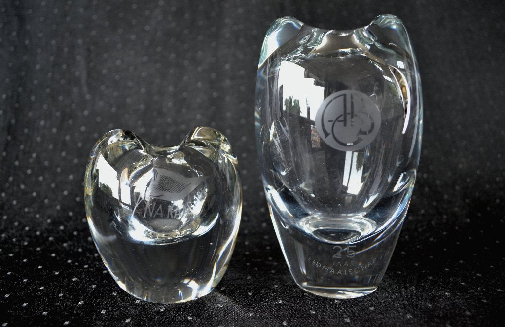 Floris Meydam, Leerdam glas – 2x glazen hartvaasje, ABC Vaas, Antiek en Kunst, Ophalen of Verzenden