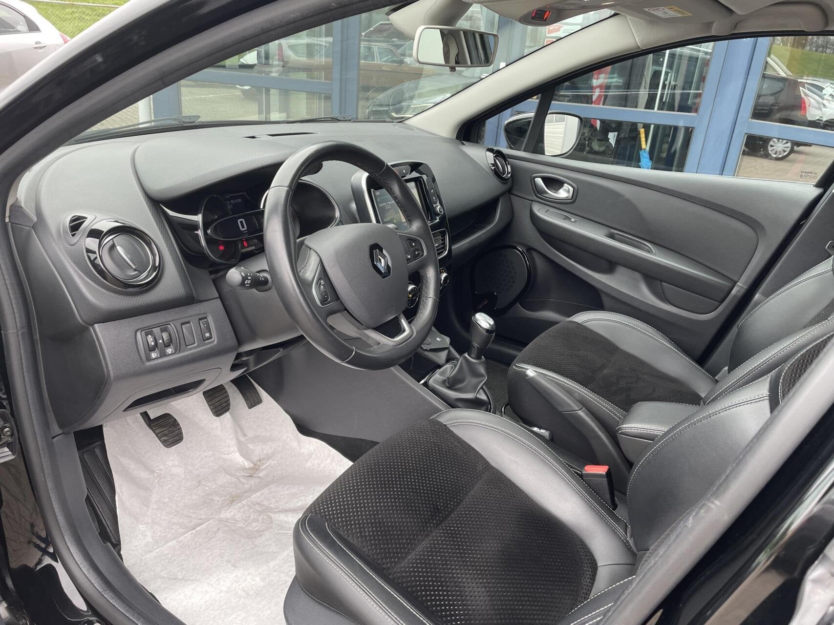 Renault Clio Estate 0.9 TCe Intens, 898 cc, Stof, Gebruikt, Met garantie (alle)